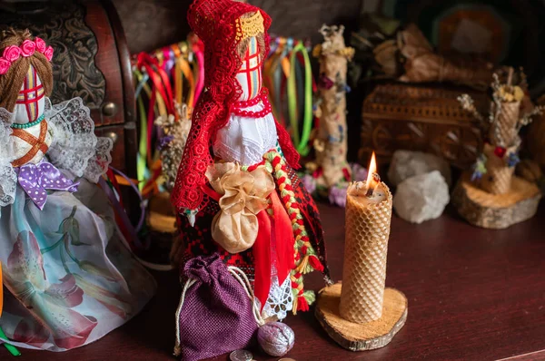 root spells forl love, power, wealth, success and protection